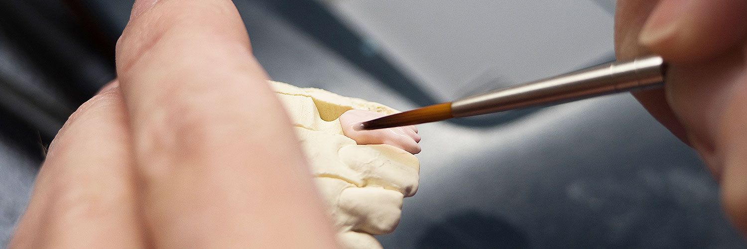 Vollkeramikmodellage wird hergestellt